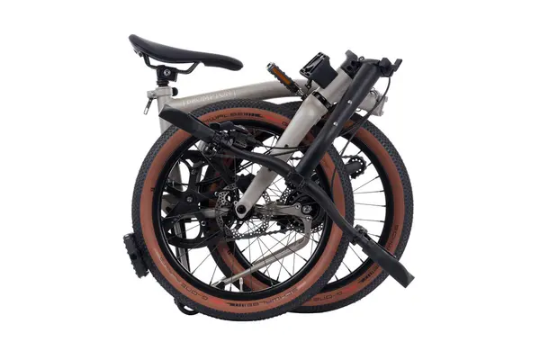 G-Line en Traildust White (vista 4) — foto oficial de Brompton